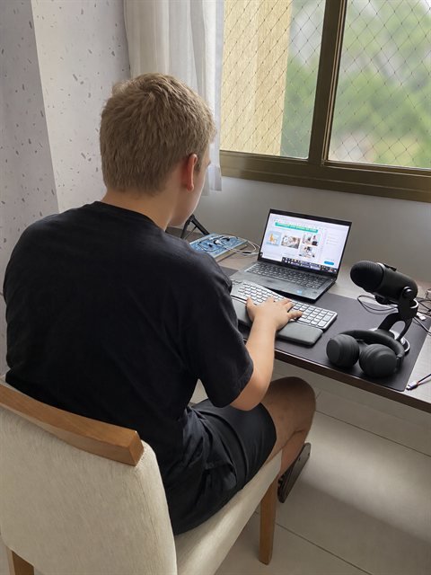 Avaliação remota de home office: orientação individualizada a partir do registro fotográfico do posto de trabalho.